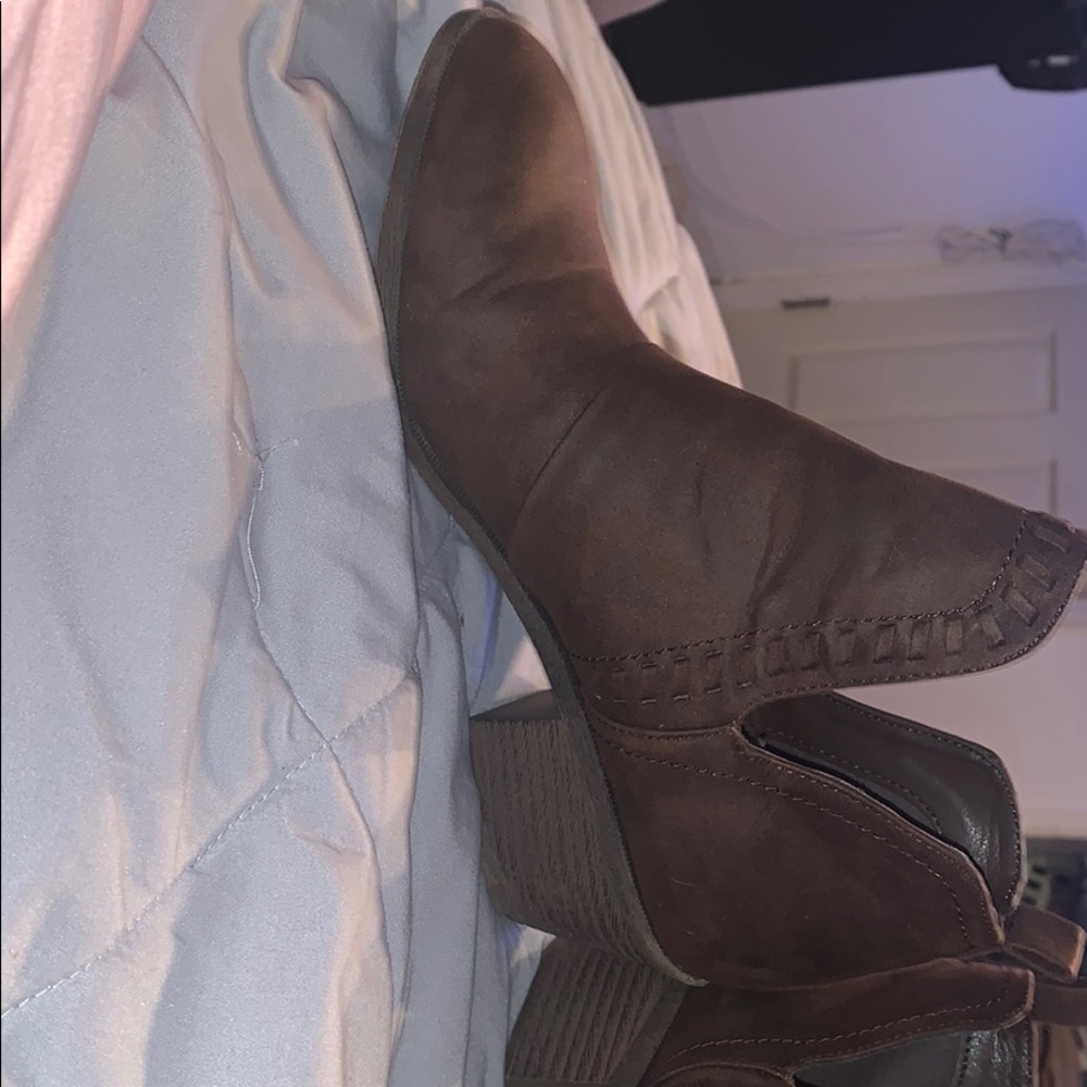 Brown booties with a heel size 7 1/2 in women